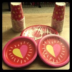 Paper plates and cups for parties